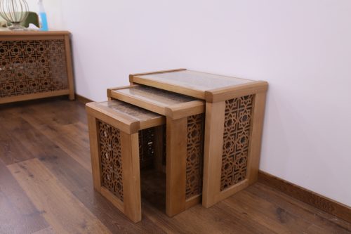 Tables gigognes